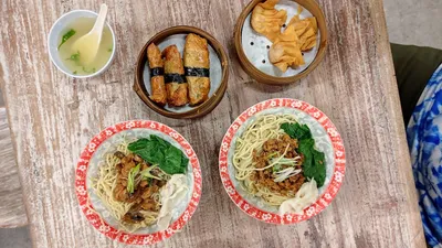 Daftar 11 restoran mie di Mojo Surabaya
