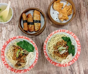 restoran mie di Mojo Surabaya
