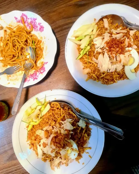Mie Kluntung Kapasan Pak Yanto Cabang Dharmahusada