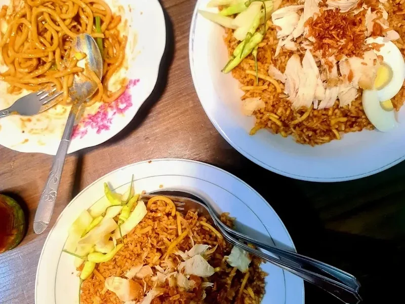 Mie Kluntung Kapasan Pak Yanto Cabang Dharmahusada