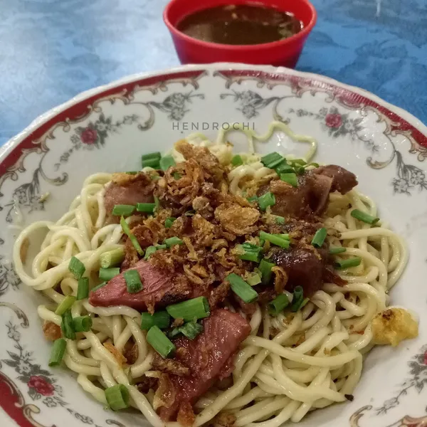 Pangsit Mie Babat Otot Jembatan Merah