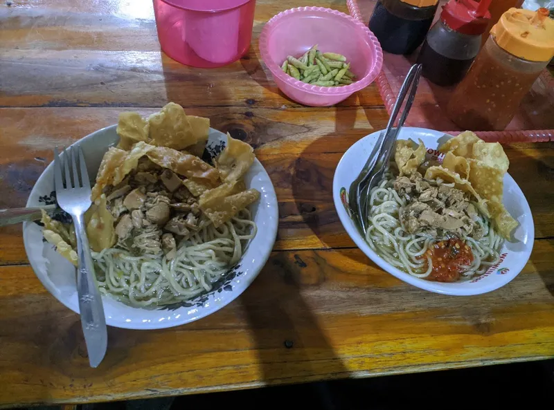 Pangsit Mie Ayam Kang Pri Kebonsari
