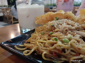 Daftar 6 restoran mie di Bangkingan Surabaya