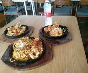 restoran mie di Keputih Surabaya