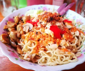restoran mie di Kutisari Surabaya