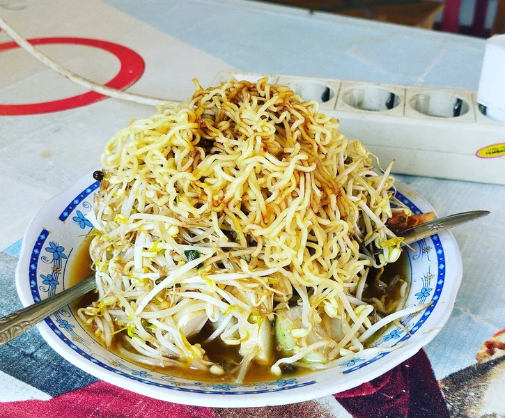 Lontong Balap & Lontong Mie Pak Dadi