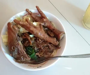 restoran mie di Balas klumprik Surabaya