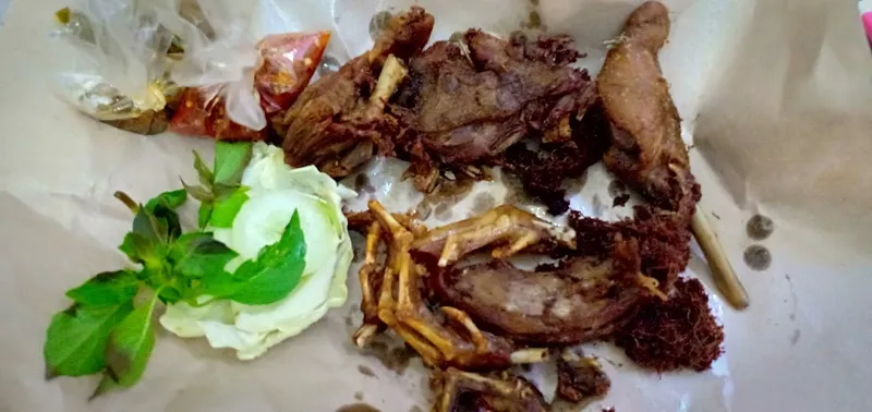 Warung Bebek New Pallapa (Aneka Penyetan, Soto Daging & Rawon)