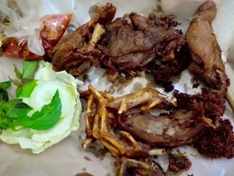 Warung Bebek New Pallapa (Aneka Penyetan, Soto Daging & Rawon)