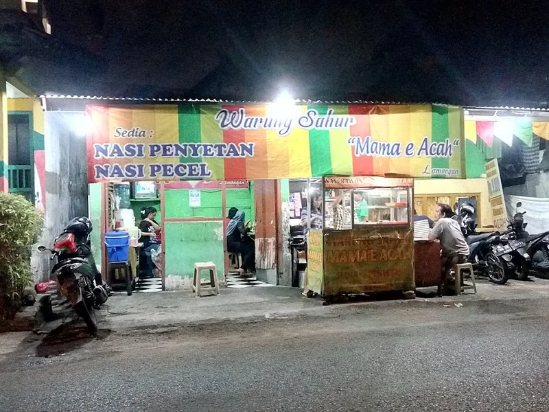 Penyetan Mama E Acah