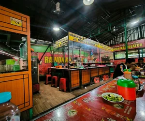 restoran sup di Wonokromo Surabaya
