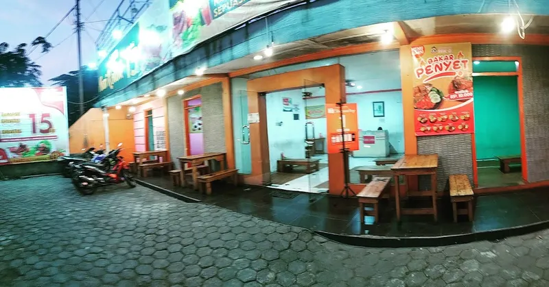 Ayam Bakar Pak D - Bendul Merisisi. Surabaya