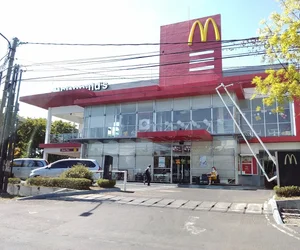 restoran cepat saji di Kendangsari Surabaya