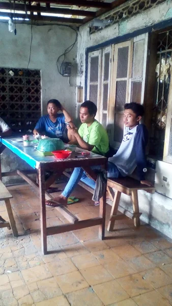 W-tiga sembilan