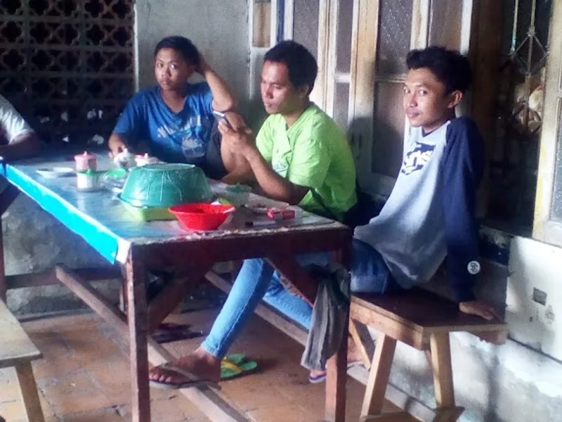 W-tiga sembilan