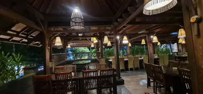 Daftar 10 restoran outdoor di Mojo Surabaya