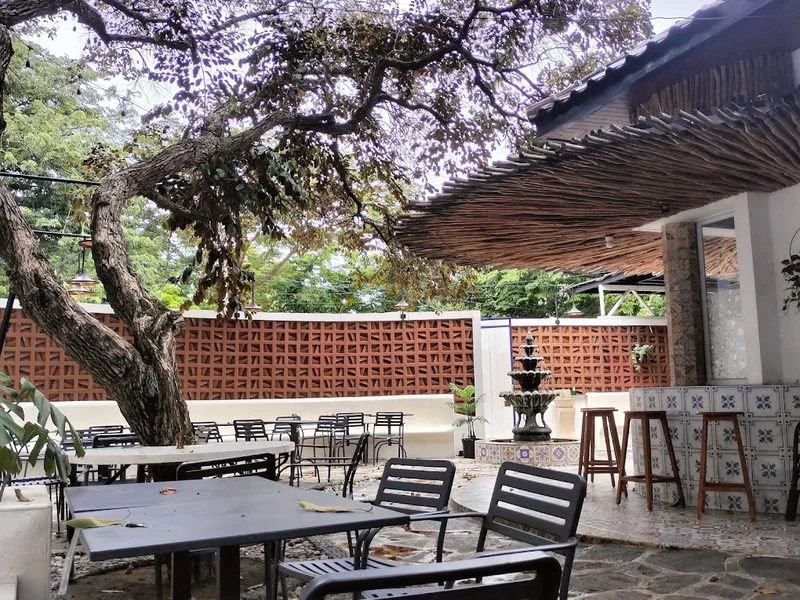 De'Oasis Cafe Eatery