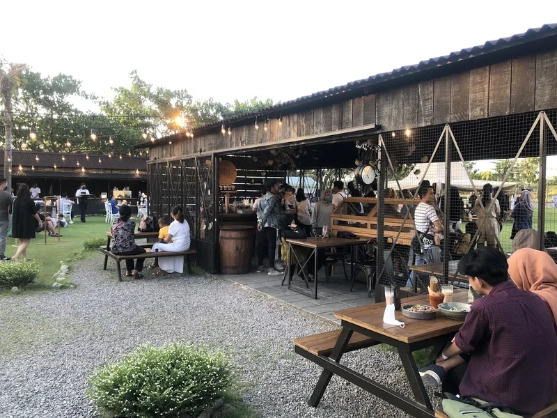 Rustic Market By The Lake