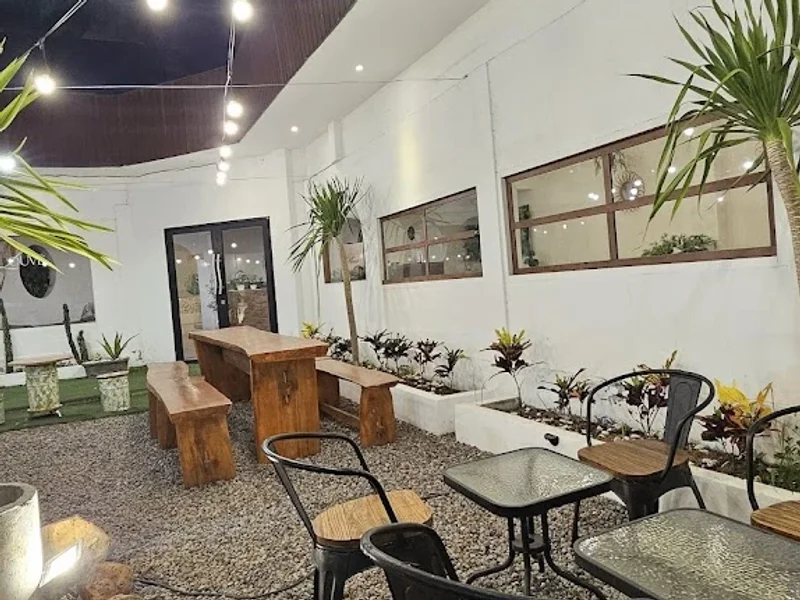LOUVÉ Cafe & Eatery