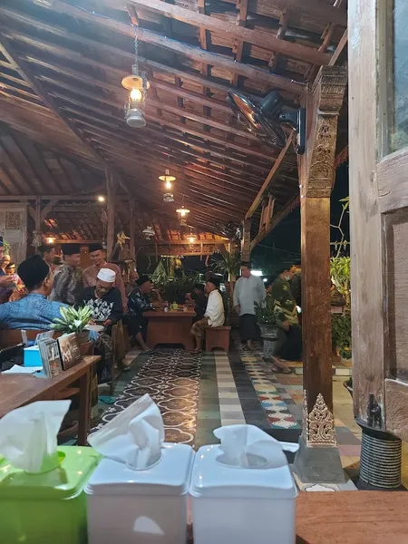 JOGLO Ngopi & Kuliner