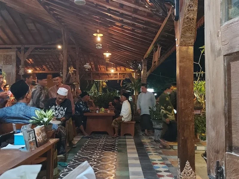 JOGLO Ngopi & Kuliner