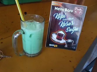 Daftar 15 es kopi susu di Ngagelrejo Surabaya
