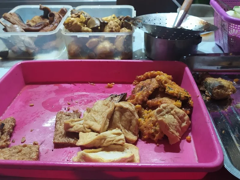 Penyetan Songolas Ngagel Rejo