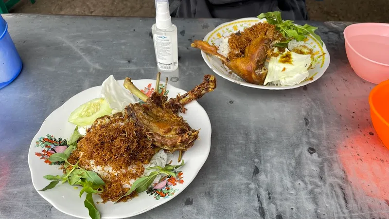 Bebek Goreng Purnama "Asli"