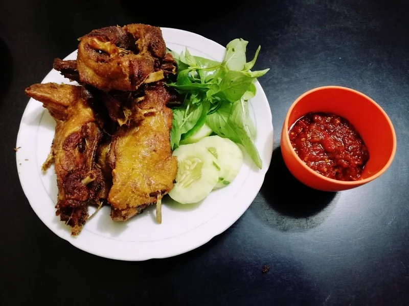 Depot Bu Bowo (Bebek, Bandeng Presto & Aneka Penyetan)