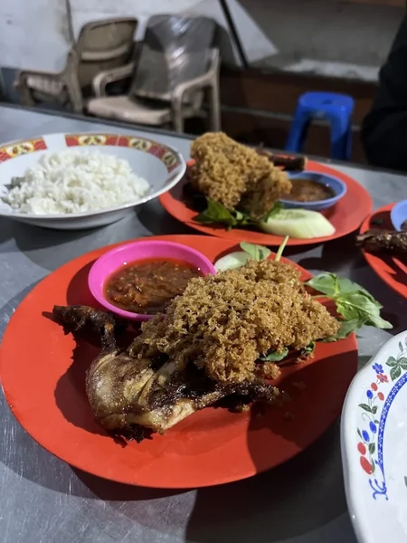 Ayam Goreng Asli Kalasan Ibu Yanti
