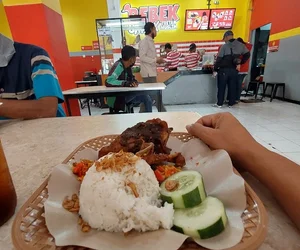 restoran bebek di Keputih Surabaya