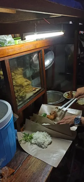 Ayam dan Bebek Goreng