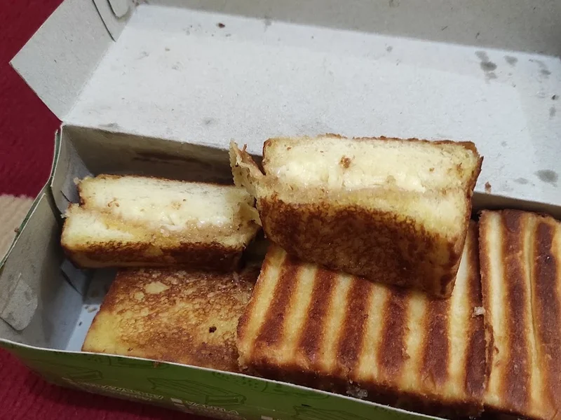 Roti Bakar & Kukus Aa' Davin - Keputih
