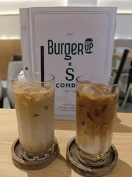 Daftar 10 es kopi susu di Dukuh Sutorejo Surabaya