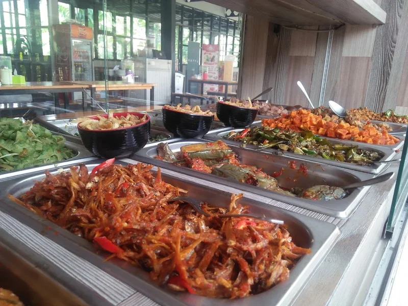 Berong Prasmanan Bu Syam