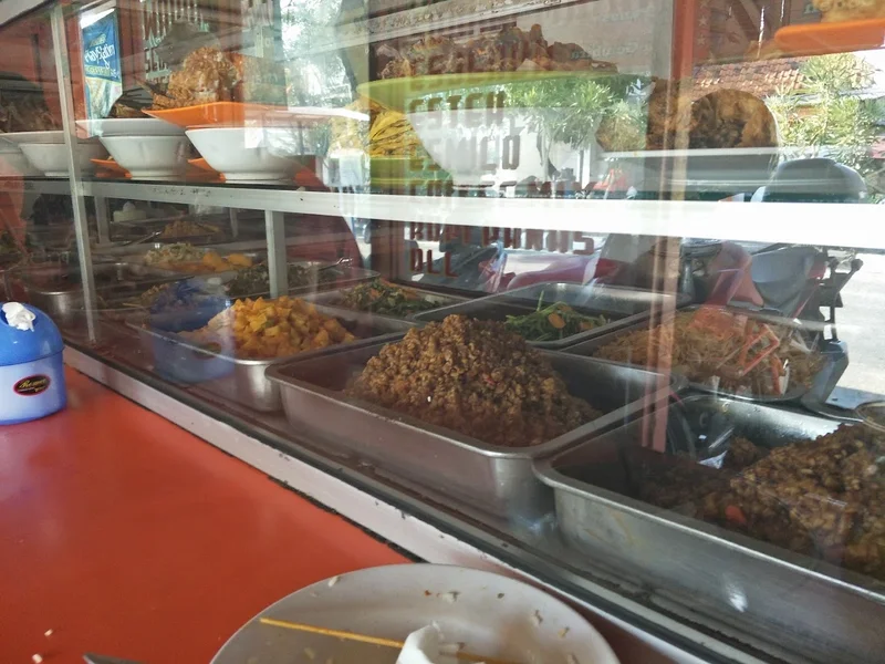 Warteg Putri Sami Asih Semolowaru