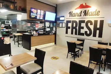 Daftar 8 restoran pizza di Lontar Surabaya