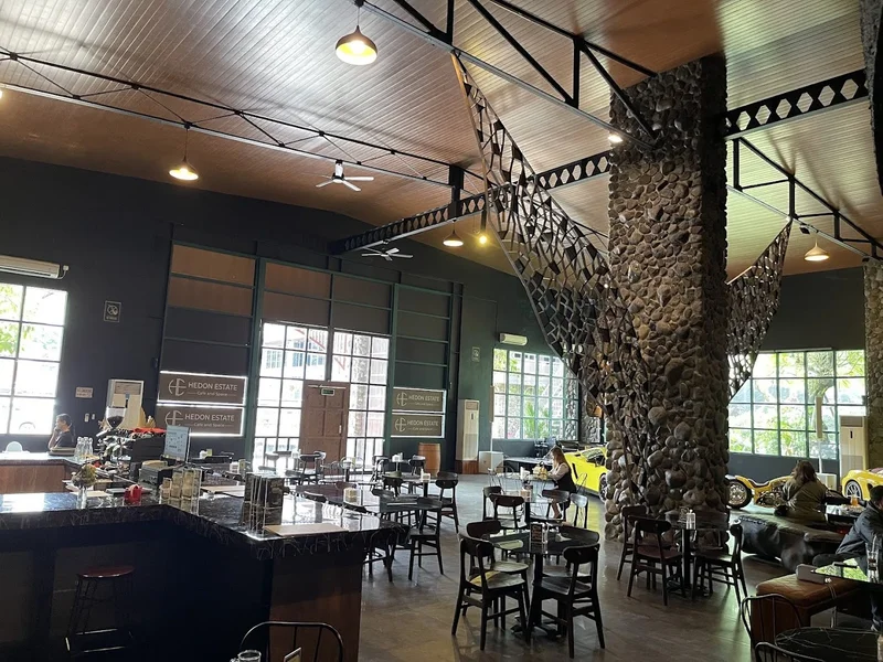 Hedon Estate | Kitchen & Lounge