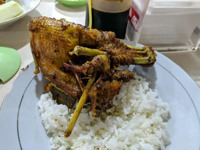 Bebek Goreng HT