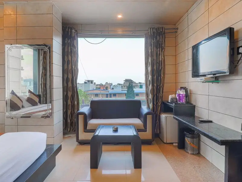 Oaktel Hotel Grand Shiva