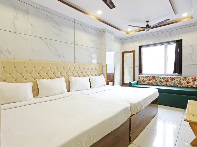 Hotel Trimurti Palace