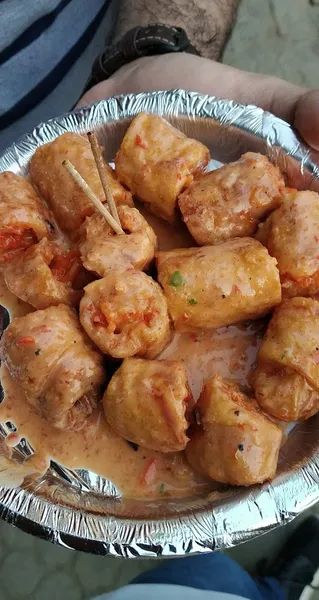 Adhikari Momos