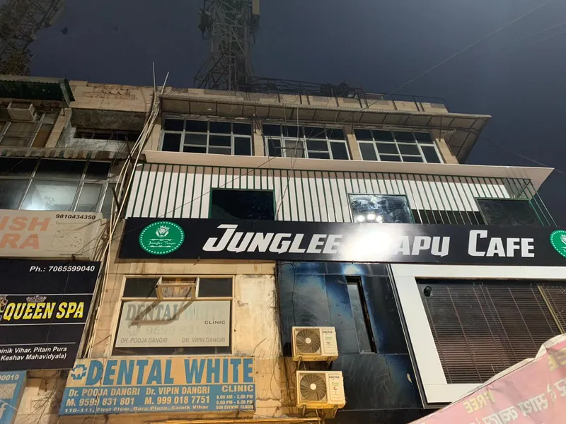 Junglee Taapu Cafe