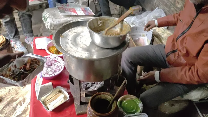 Chhole kulche Matter Kulche Bangali market Jaipal Singh