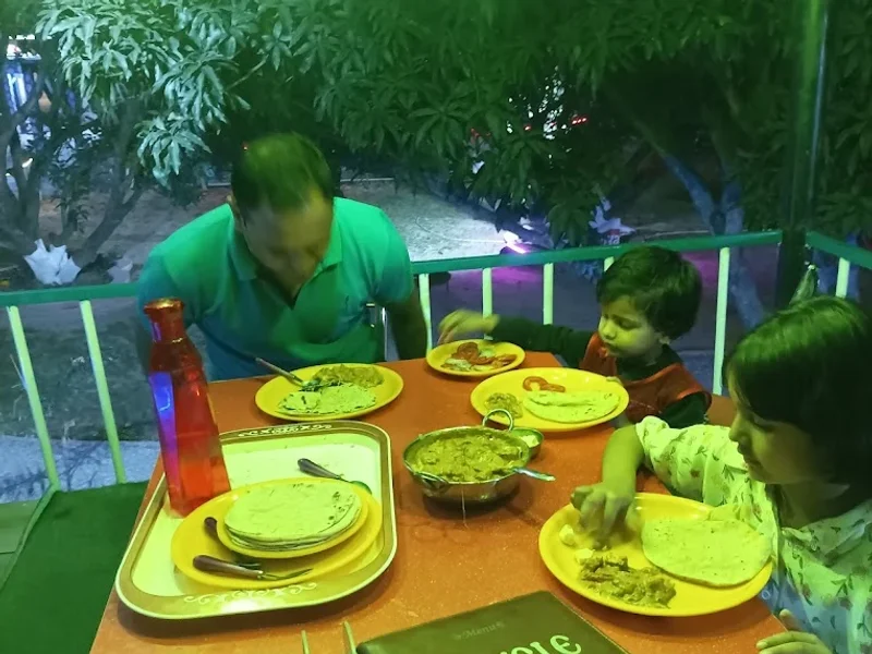 BAYBERRY'S COUNTRY PATIO