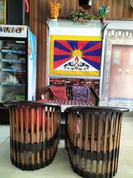 Cafe Potala (པོ་ཏ་ལ་ཟ༌ཁང༌༎)