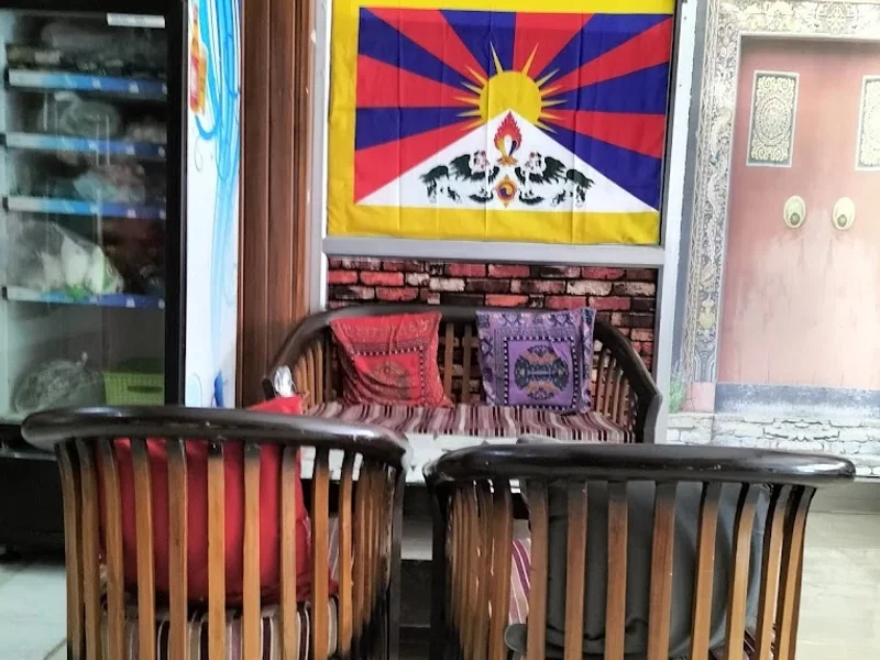 Cafe Potala (པོ་ཏ་ལ་ཟ༌ཁང༌༎)