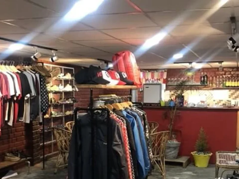 Fabulous store and cafe ༼སྤུས་གཙང་ཟ་ཁང་།༽