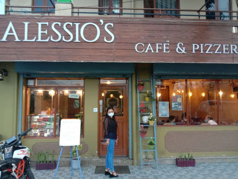 Alessio's cafe and pizzeria