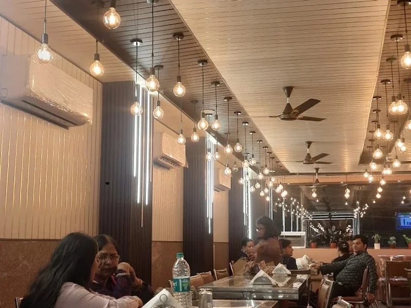 Chilli'z premium restaurant and party hall in Deheadun | best restaurant in dehradun | Restaruant near me | cafe in dehradun